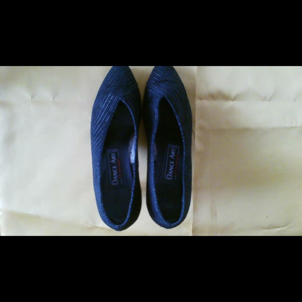 Ballroom dance shoes
